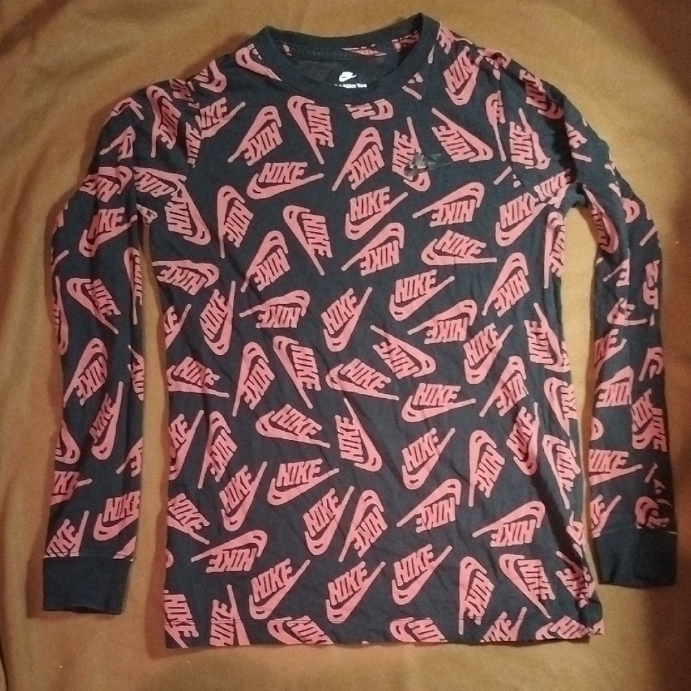 Nike Black 100% Cotton Long Sleeve Tee, Red All-Over Logo - Kids Large/XS Women